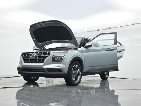 Used 2025 Hyundai Venue SEL FWD image 30