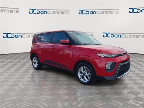 Used 2021 Kia Soul S image 2