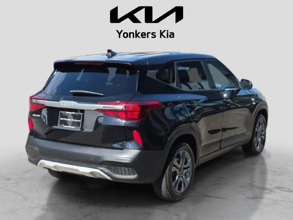 Used 2023 Kia Seltos LX AWD/4WD image 5