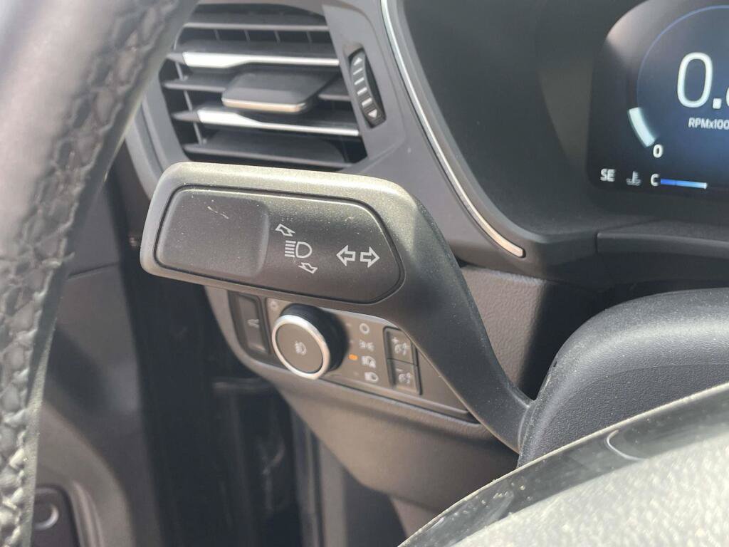 Used 2025 Ford Escape Platinum AWD/4WD image 36