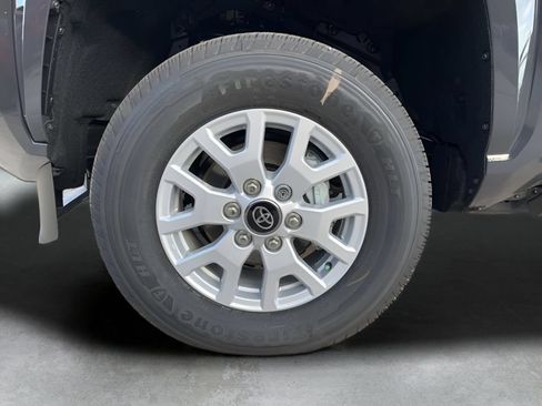 Used 2025 Toyota Tacoma SR5 AWD/4WD image 64
