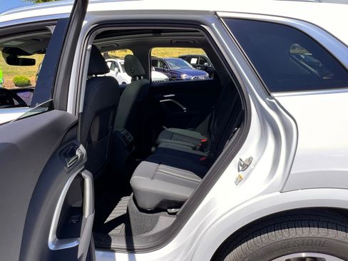 Used 2025 Audi Q5 Premium w/ Convenience Package AWD/4WD image 31