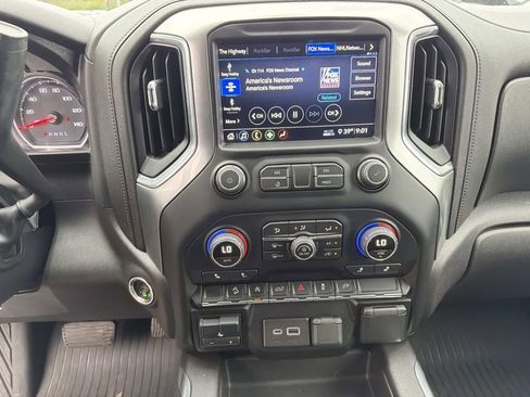 Used 2020 Chevrolet Silverado 1500 LT Trail Boss image 32