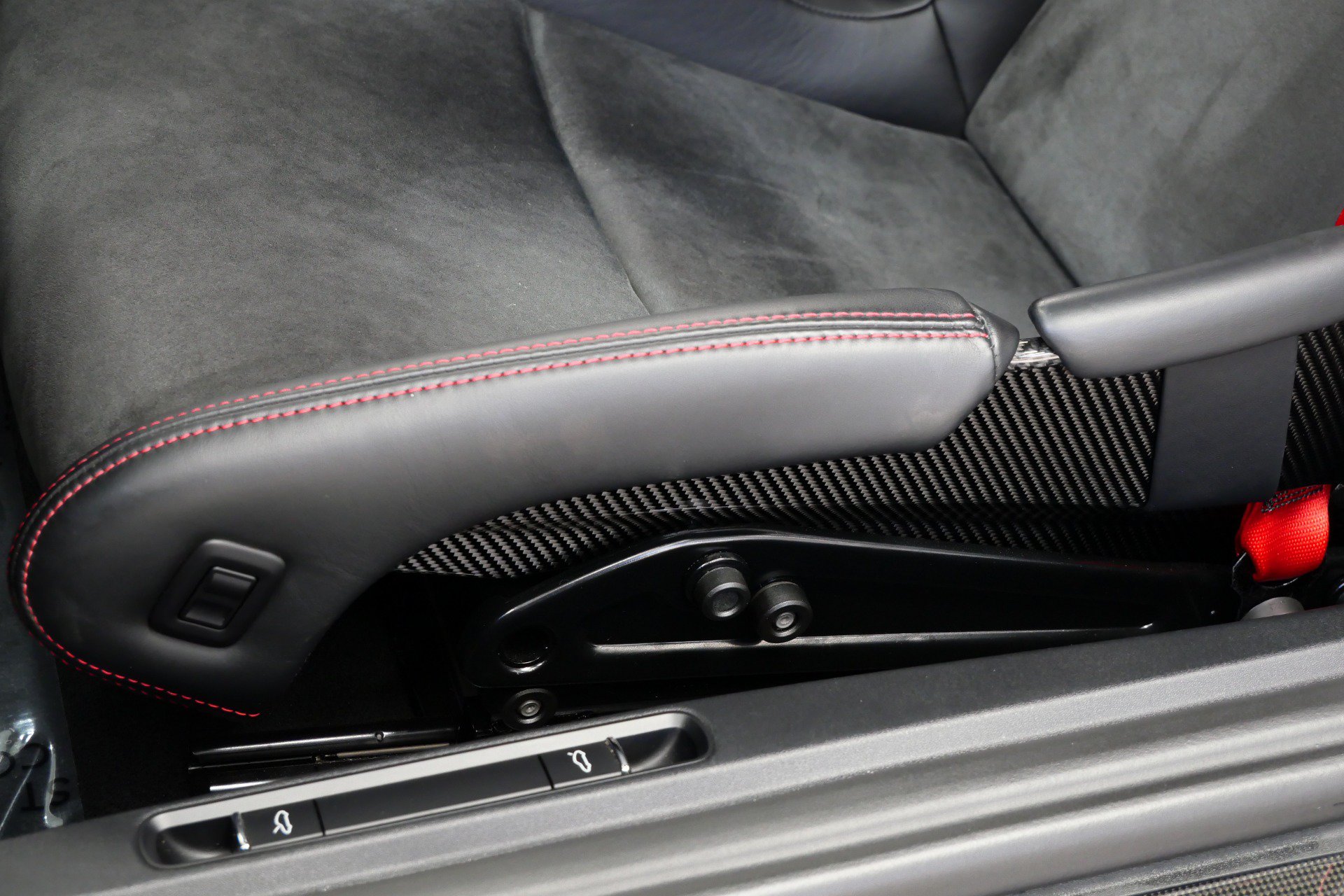 Used 2019 Porsche 911 GT2 RS RWD image 32