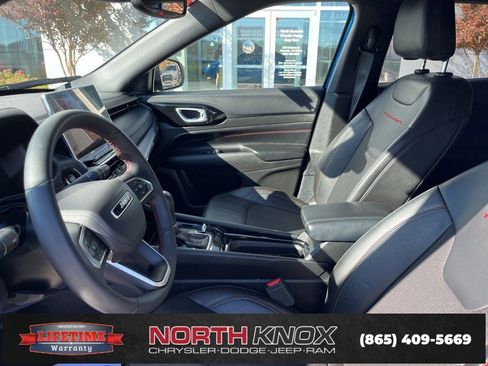 Used 2024 Jeep Compass Trailhawk image 3