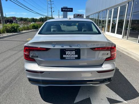 Certified 2023 Volvo S60 B5 Plus w/ Climate Package AWD/4WD image 4