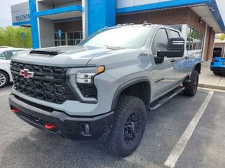 Used 2024 Chevrolet Silverado 2500 ZR2 w/ Technology Package video 1