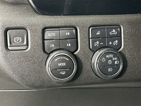 Used 2024 Chevrolet Silverado 2500 High Country image 10