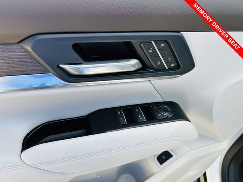 Used 2026 GMC Terrain Denali AWD/4WD image 18