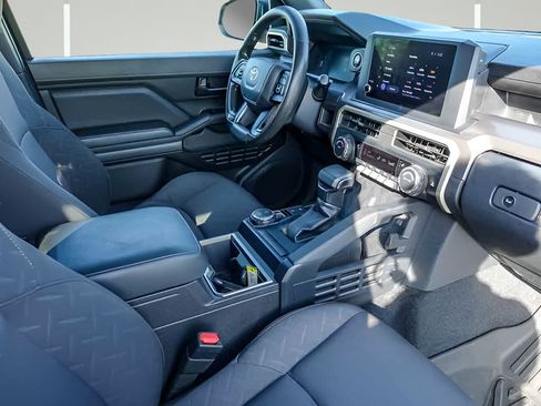 Used 2024 Toyota Tacoma SR5 AWD/4WD image 27