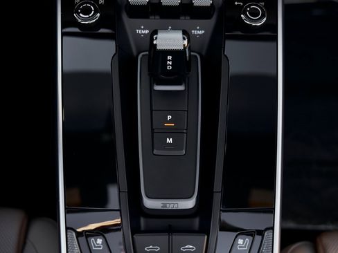 Used 2024 Porsche 911 Turbo image 63