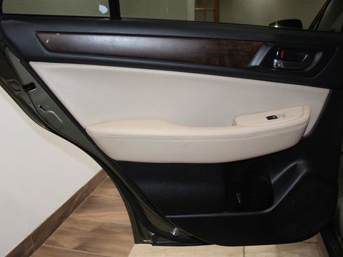 Used 2016 Subaru Outback 2.5i Limited w/ Popular Package #4 image 32