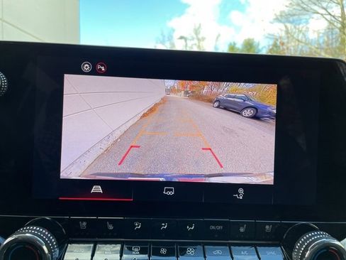 Used 2025 GMC Canyon AT4 w/ AT4 Premium Package image 26