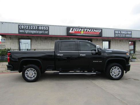 Used 2021 Chevrolet Silverado 2500 High Country w/ Z71 Off-Road Package AWD/4WD image 5