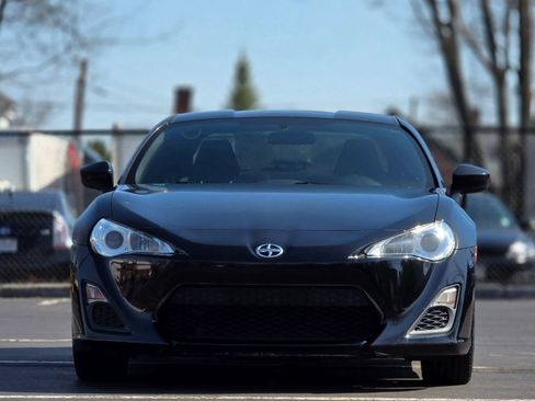 Used 2015 Scion FR-S image 2