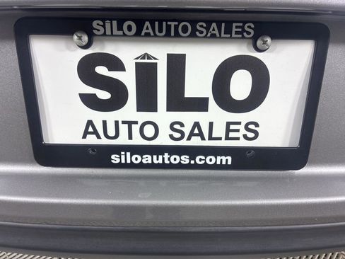 Used 2016 Chrysler 300 Limited image 5