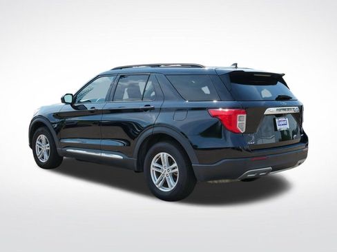 Used 2024 Ford Explorer XLT w/ Equipment Group 202A AWD/4WD image 4