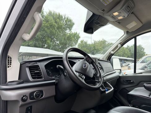 Used 2022 Ford Transit 250 Low Roof RWD image 6