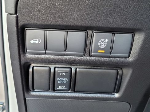 Used 2022 Nissan Armada SL w/ Captain's Chairs Package RWD image 31