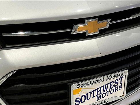 Used 2017 Chevrolet Trax Premier FWD image 33