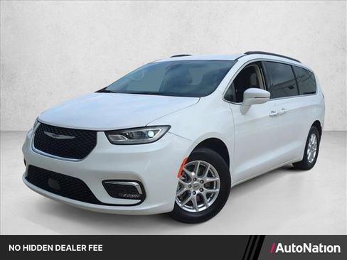 Used 2022 Chrysler Pacifica Touring-L FWD image 1