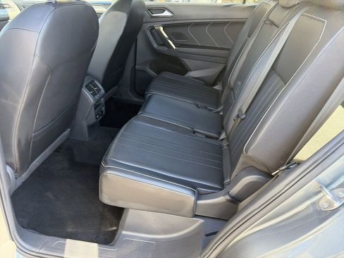 Used 2024 Volkswagen Tiguan SE image 28