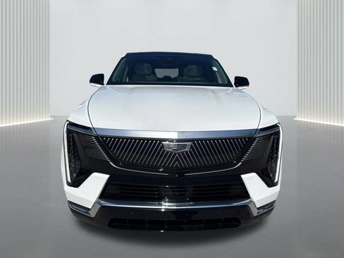 Used 2025 Cadillac Escalade IQ Luxury 1 AWD/4WD image 2