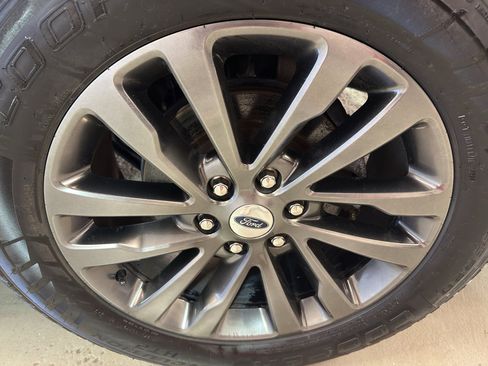 Used 2020 Ford Expedition Limited RWD image 33