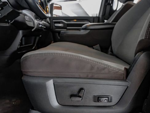 Used 2024 RAM 2500 Big Horn AWD/4WD image 30