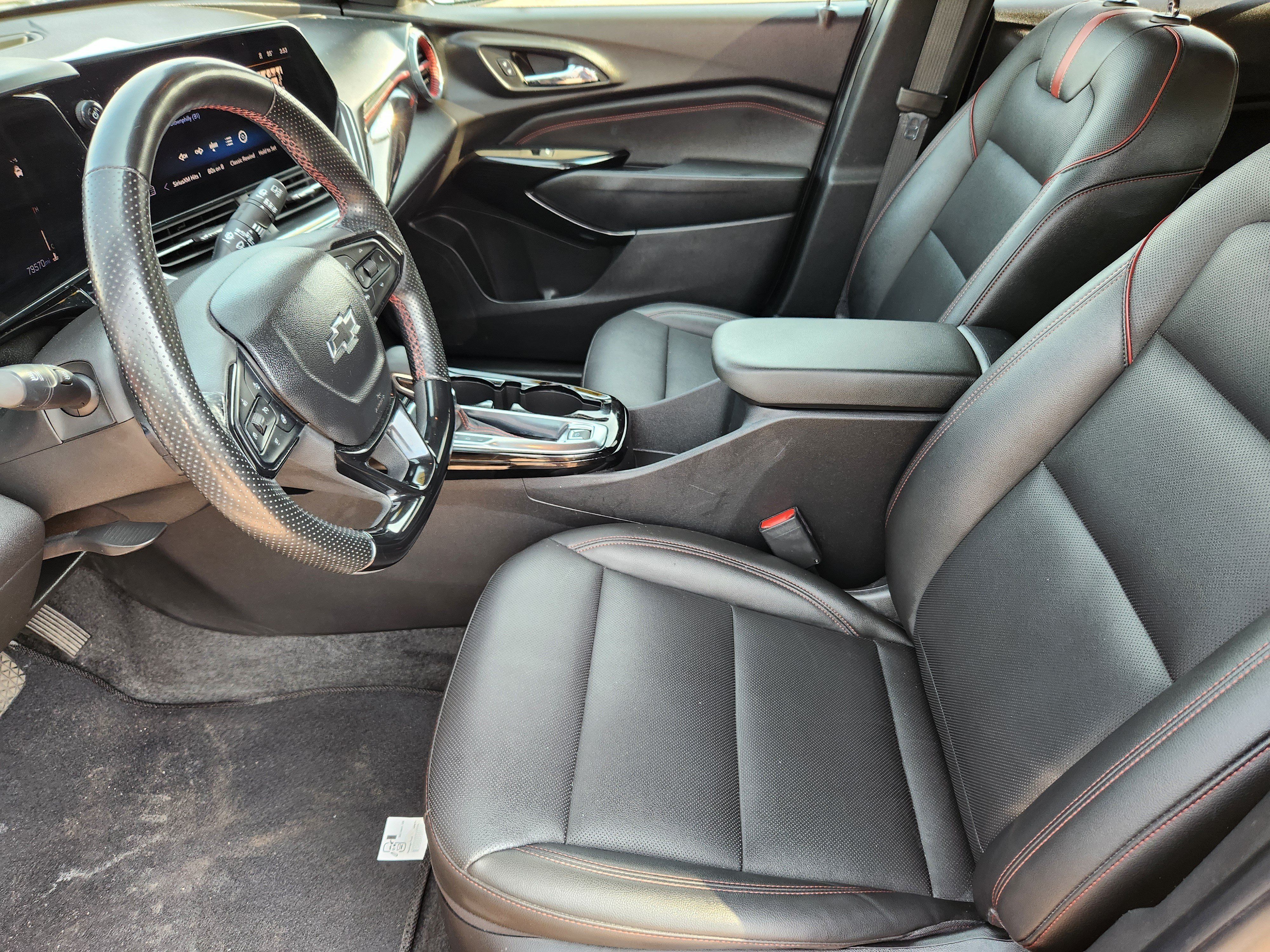 Used 2024 Chevrolet Trax RS w/ Sunroof Package FWD image 9