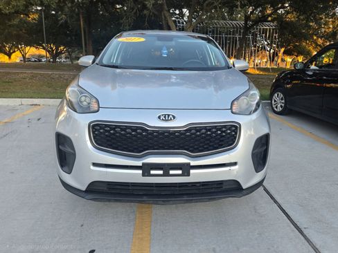 Used 2017 Kia Sportage LX image 3