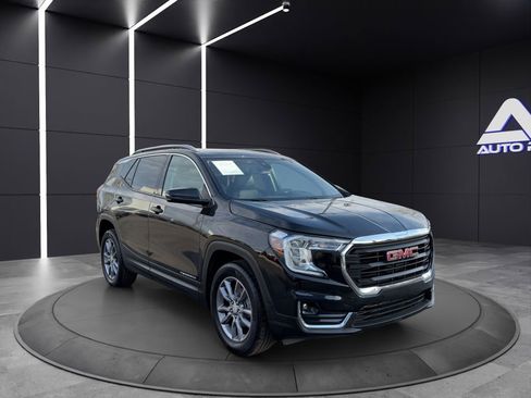 Used 2023 GMC Terrain SLT AWD/4WD image 3