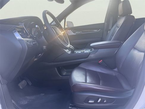 Used 2021 Cadillac XT6 Premium Luxury image 17