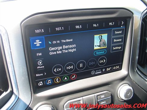 Used 2022 Chevrolet Silverado 2500 LTZ w/ LTZ Premium Package AWD/4WD image 15