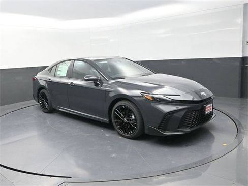 New 2026 Toyota Camry SE image 9