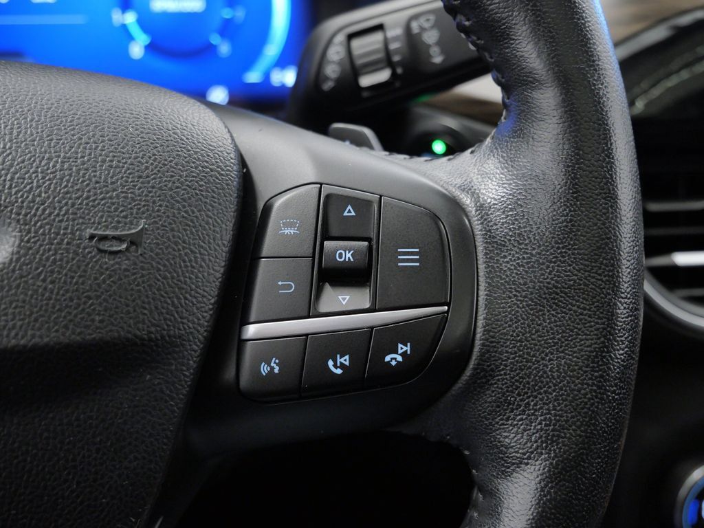 Used 2020 Ford Escape Titanium AWD/4WD image 22