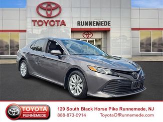 Used 2019 Toyota Camry LE image 1