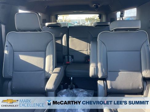 New 2026 Chevrolet Suburban Premier w/ Sun And Tow Package AWD/4WD image 39