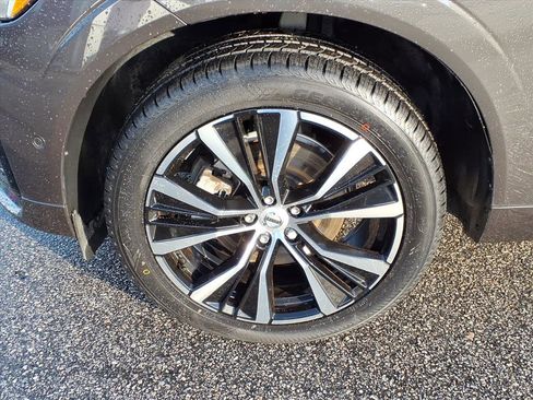 Certified 2023 Volvo XC60 B5 Plus w/ Protection Package Premier image 11