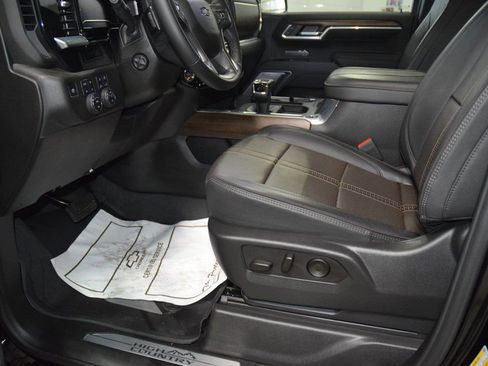 Used 2025 Chevrolet Silverado 1500 High Country w/ Midnight Edition AWD/4WD image 38