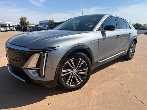 Used 2024 Cadillac Lyriq Luxury AWD/4WD image 1