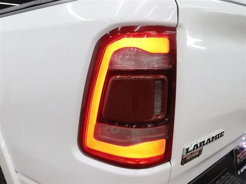 Used 2019 RAM 1500 Laramie AWD/4WD image 14