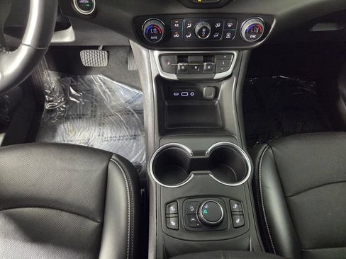 Used 2022 GMC Terrain SLT w/ Elevation Edition FWD image 12