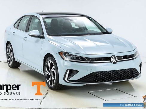 Used 2025 Volkswagen Jetta SEL image 15