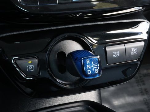 Certified 2022 Toyota Prius LE image 25