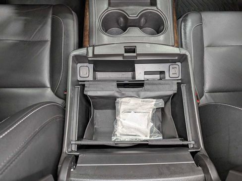 Used 2020 Chevrolet Suburban LT image 22