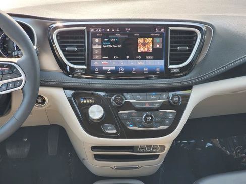 Used 2023 Chrysler Pacifica Touring-L w/ Road Tripper Package AWD/4WD image 22