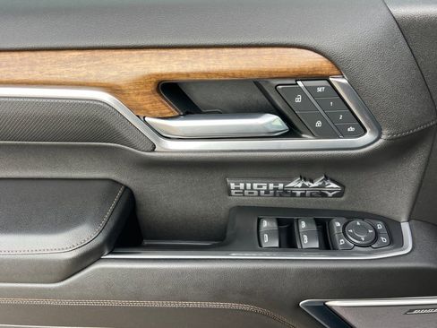 Used 2022 Chevrolet Silverado 1500 High Country w/ High Country Premium Package image 8