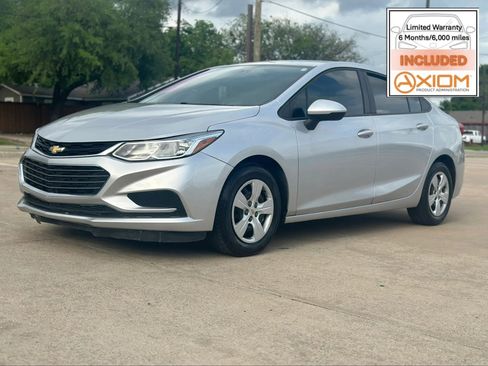 Used 2018 Chevrolet Cruze LS FWD image 1