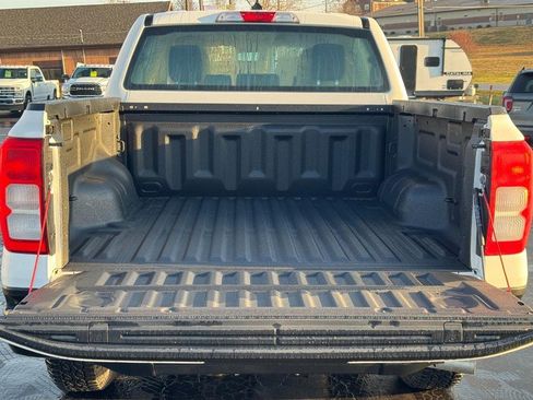 Used 2024 Ford Ranger XL image 4